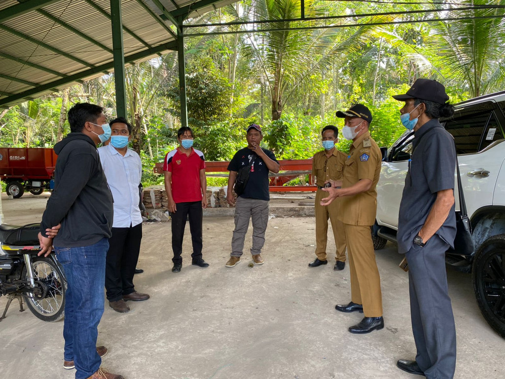 Perbekel Petang Sosialisasi dan Koordinasi Pembangunan Jalan ke TPST 3R Desa Petang